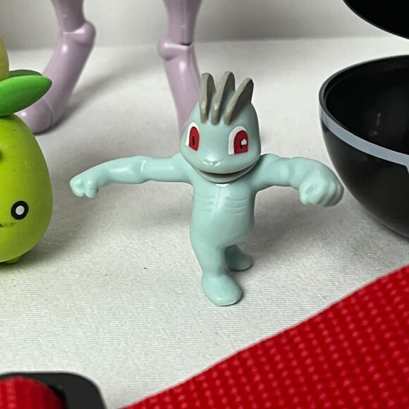 Lot of Pokemon Toys Figurines Balls Nintendo Mewtwo Scorbunny Cinderace Smoliv - Picture 8 of 8